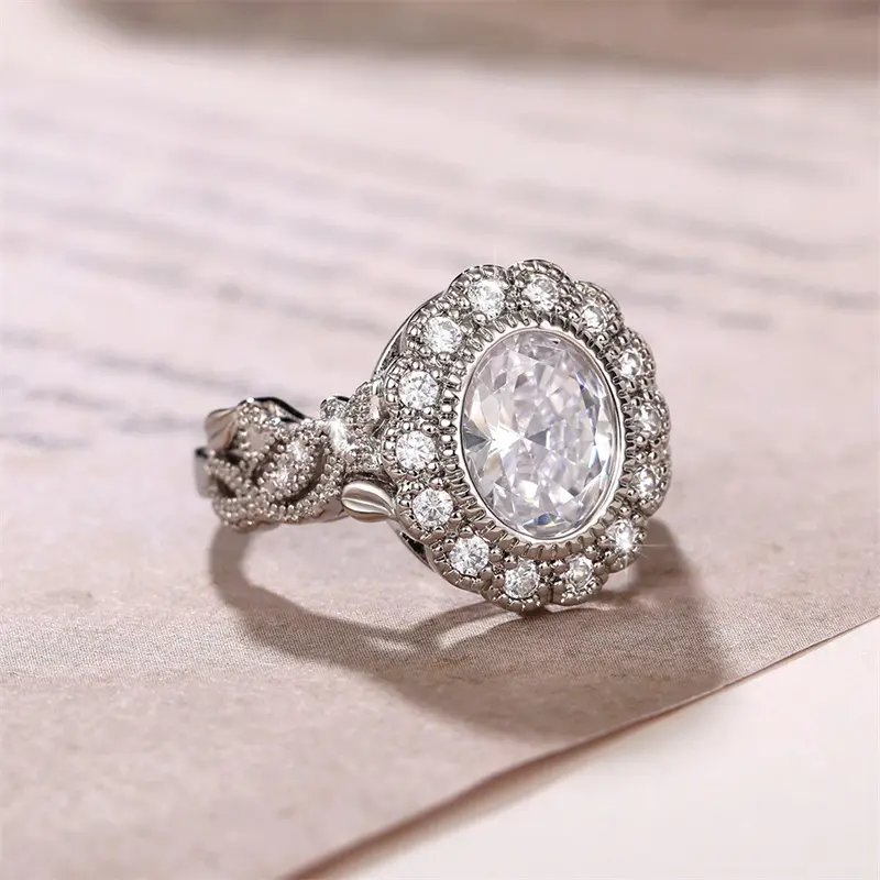 Huitan Elegant Lady's Wedding Rings with Oval Cubic Zirconia Aesthetic Pattern Design Band Engagement Party Women Trendy Jewelry