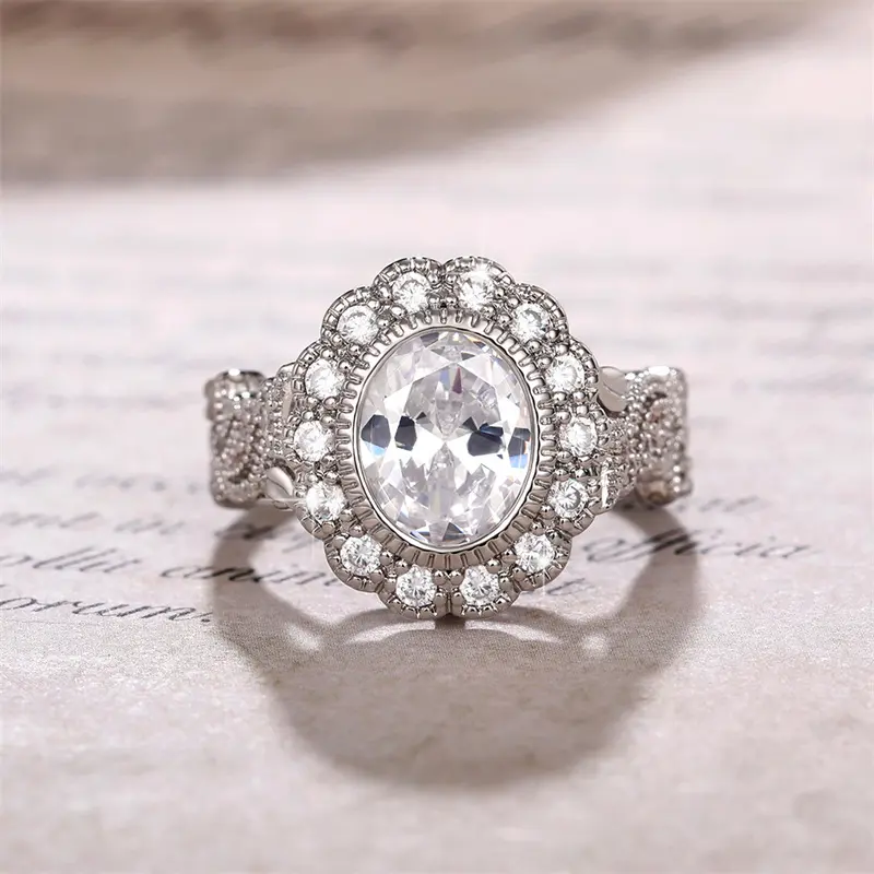Huitan Elegant Lady's Wedding Rings with Oval Cubic Zirconia Aesthetic Pattern Design Band Engagement Party Women Trendy Jewelry