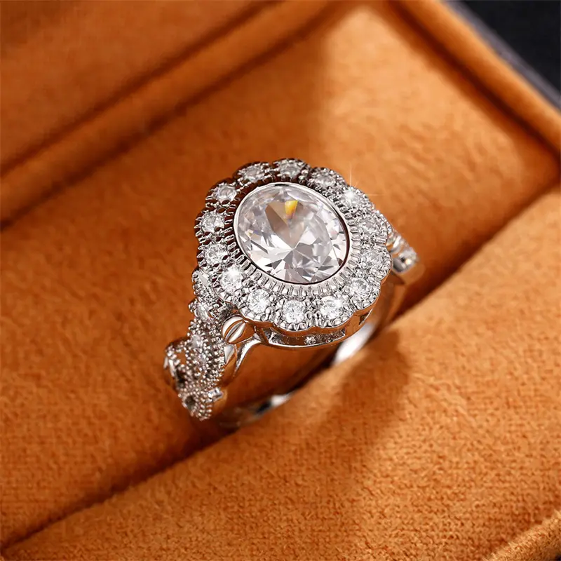Huitan Elegant Lady's Wedding Rings with Oval Cubic Zirconia Aesthetic Pattern Design Band Engagement Party Women Trendy Jewelry