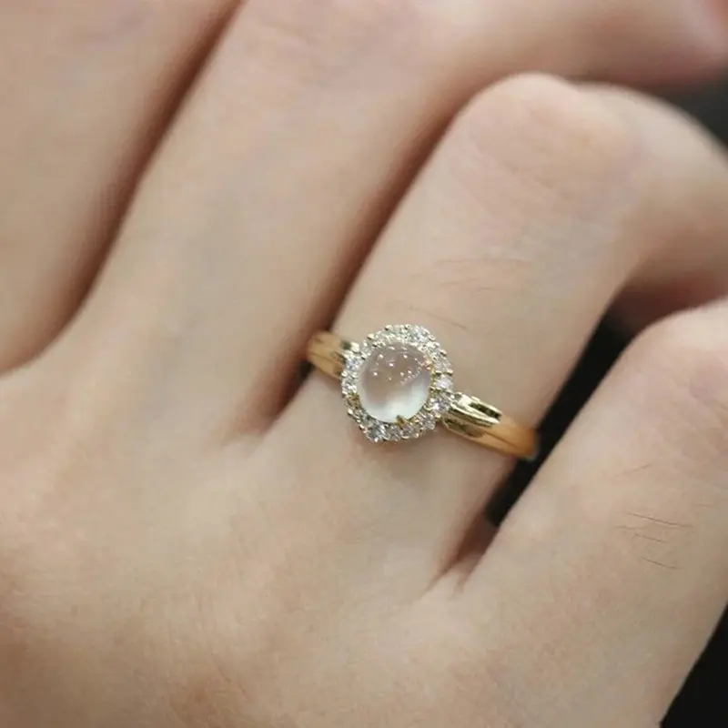 Huitan Trendy Imitation Opal Women Rings Gold Color Luxury Wedding Accessories Anniversary Party Temperament Elegant Hot Jewelry