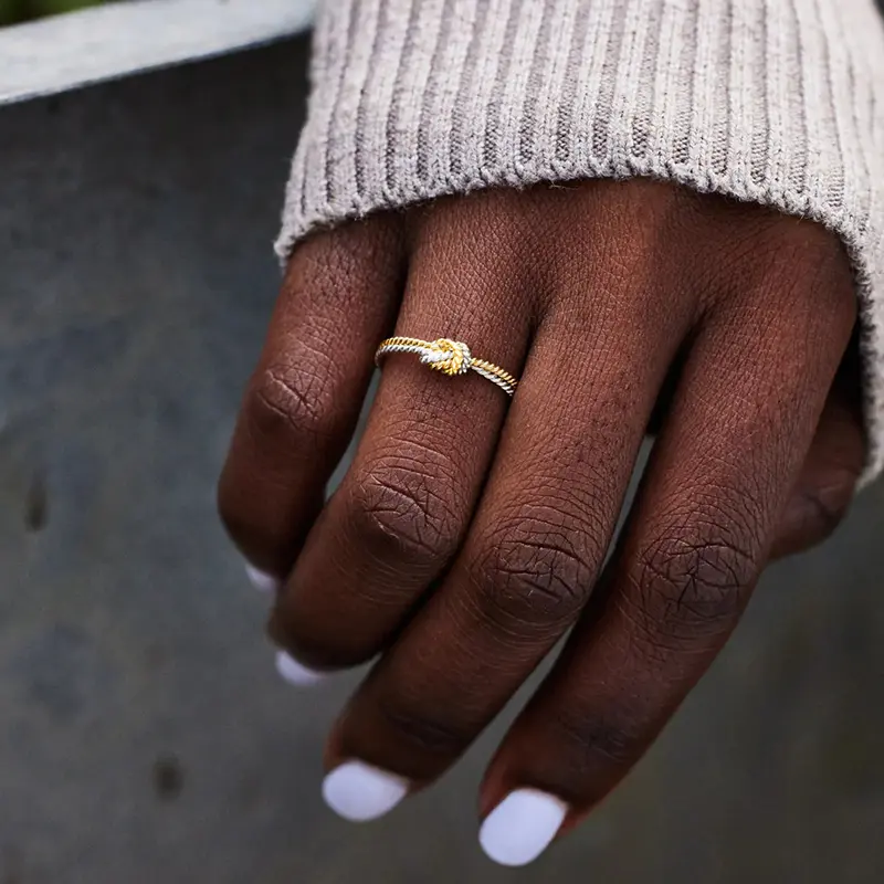 Huitan Two Tone Metal Knot Ring Statement Finger Accessories for Women Modern Fashion Design Female Rings Party Creative Jewelry