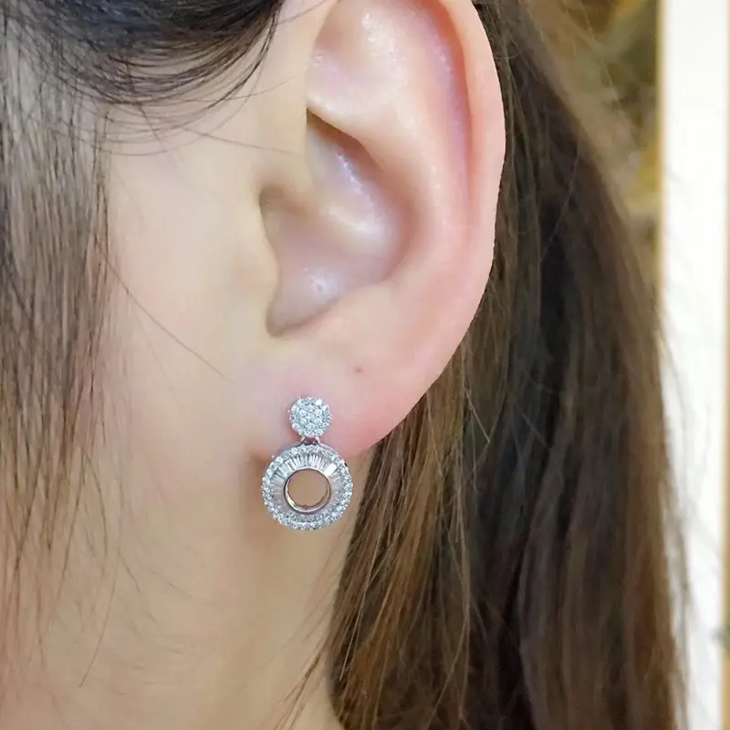 Huitan Luxury Fashion Dangle Earrings for Women Full Bling Bling White CZ Stone Simple Stylish Girls Earrings Party Jewelry Gift
