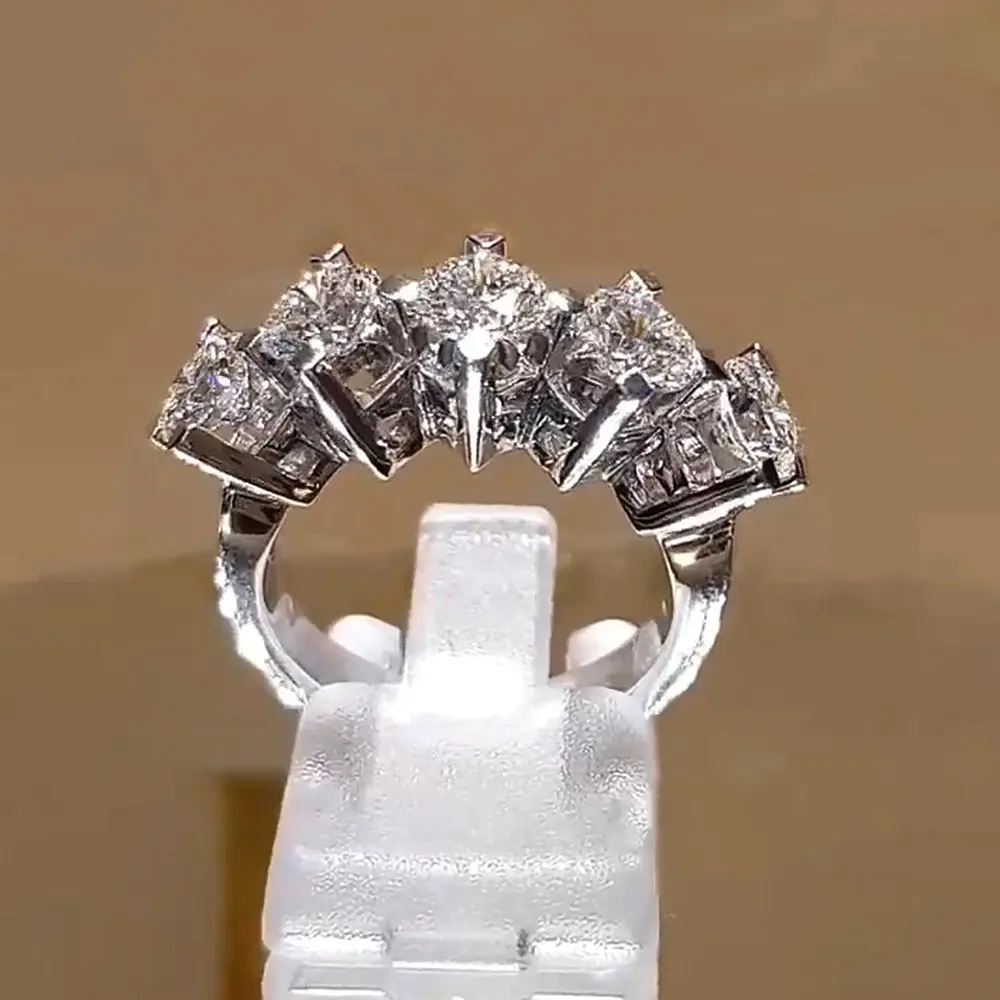 Huitan Simple Stylish Design Women's Rings with 5 AAA CZ Stone Temperament Office Lady's Finger Accessories Statement Jewelry