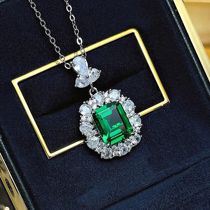Huitan Gorgeous Green Cubic Zirconia Pendant Necklace for Women Modern Fashion Female Wedding Party Elegant Accessories Jewelry