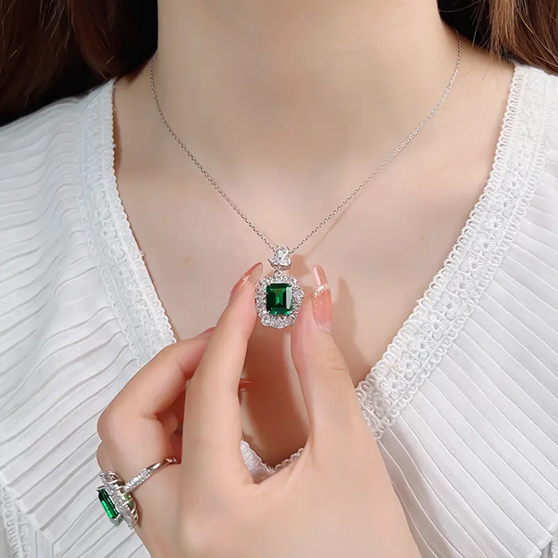 Huitan Gorgeous Green Cubic Zirconia Pendant Necklace for Women Modern Fashion Female Wedding Party Elegant Accessories Jewelry
