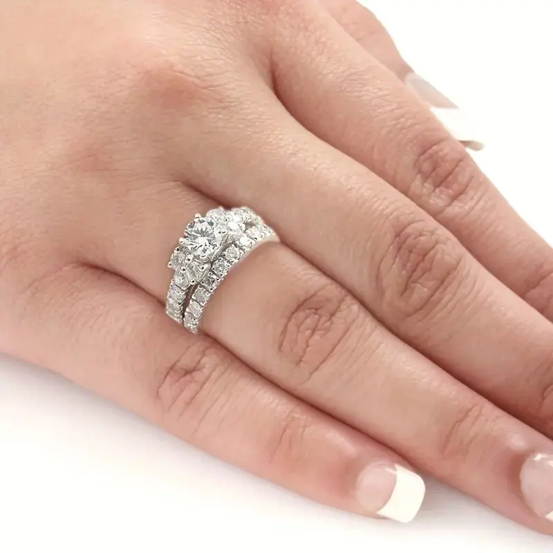 Huitan 2023 New Trendy Set Rings Women Luxury Paved Dazzling Crystal Cubic Zirconia Fashion Wedding Engagement Bridal Jewelry