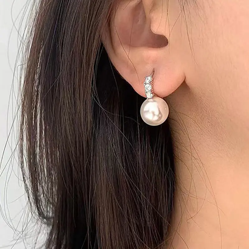 Huitan Elegant Lady Delicate Wedding Earrings Simulated Pearl Shiny Zirconia Pendant Jewelry for Engagement Delicate Accessories