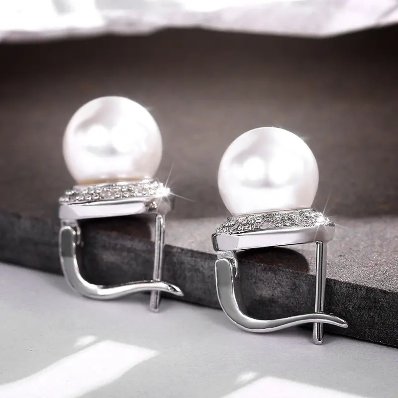 Huitan Luxury Silver Color Imitation Pearl Women's Earrings Elegant Accessories Daily Wear Stud Earrings Fashion Wedding Jewelry