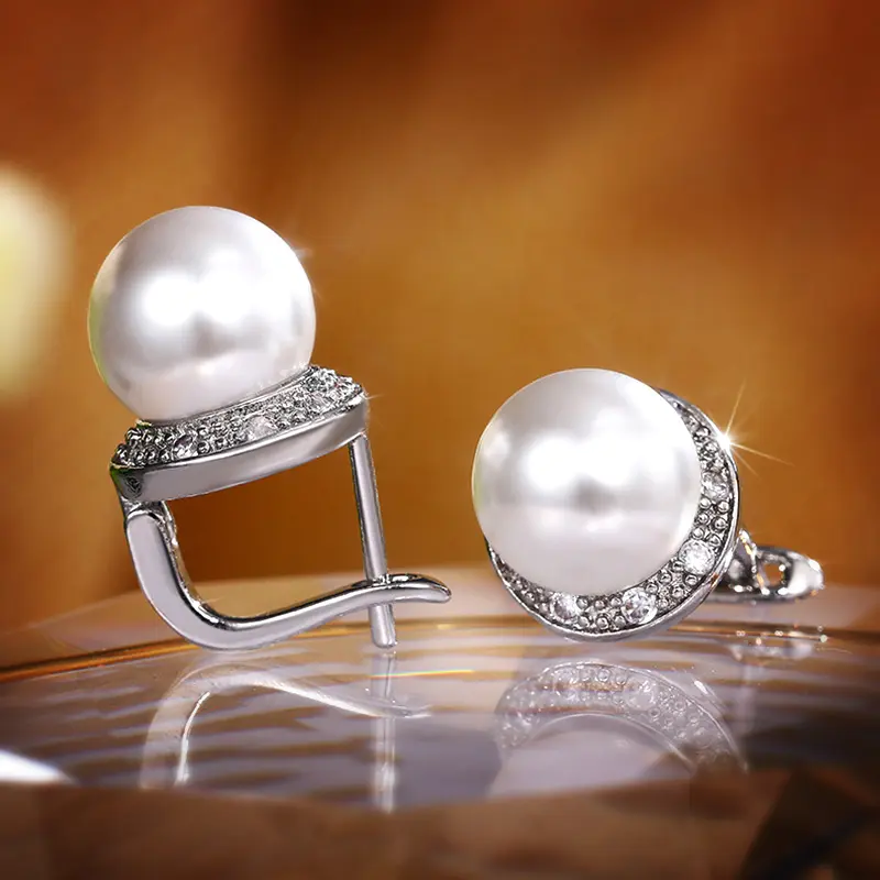 Huitan Luxury Silver Color Imitation Pearl Women's Earrings Elegant Accessories Daily Wear Stud Earrings Fashion Wedding Jewelry