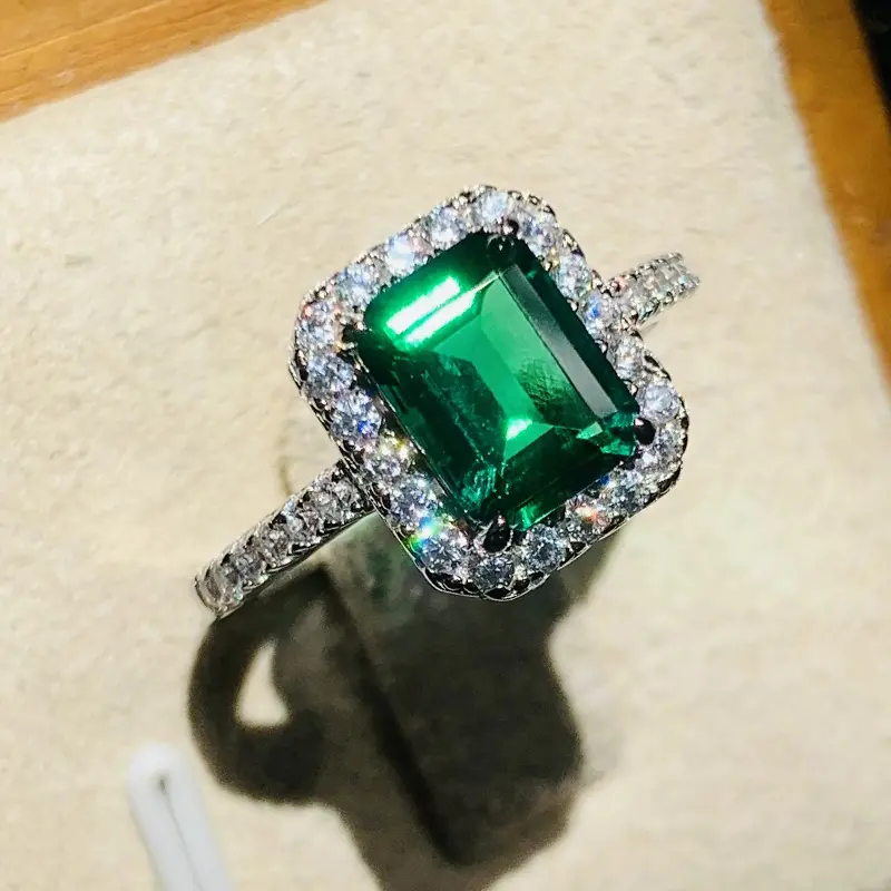 Huitan Noble Green Cubic Zirconia Rings for Women Fashion Contracted Design Geometric Wedding Bands Accessories Trendy Jewelry
