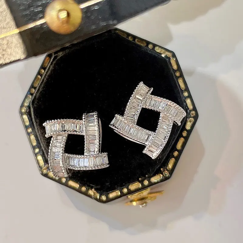 Huitan Square Stud Earrings Women Full Bling Iced Out CZ Crystal Ear Stud Earrings Statement Accessories Modern Fashion Jewelry