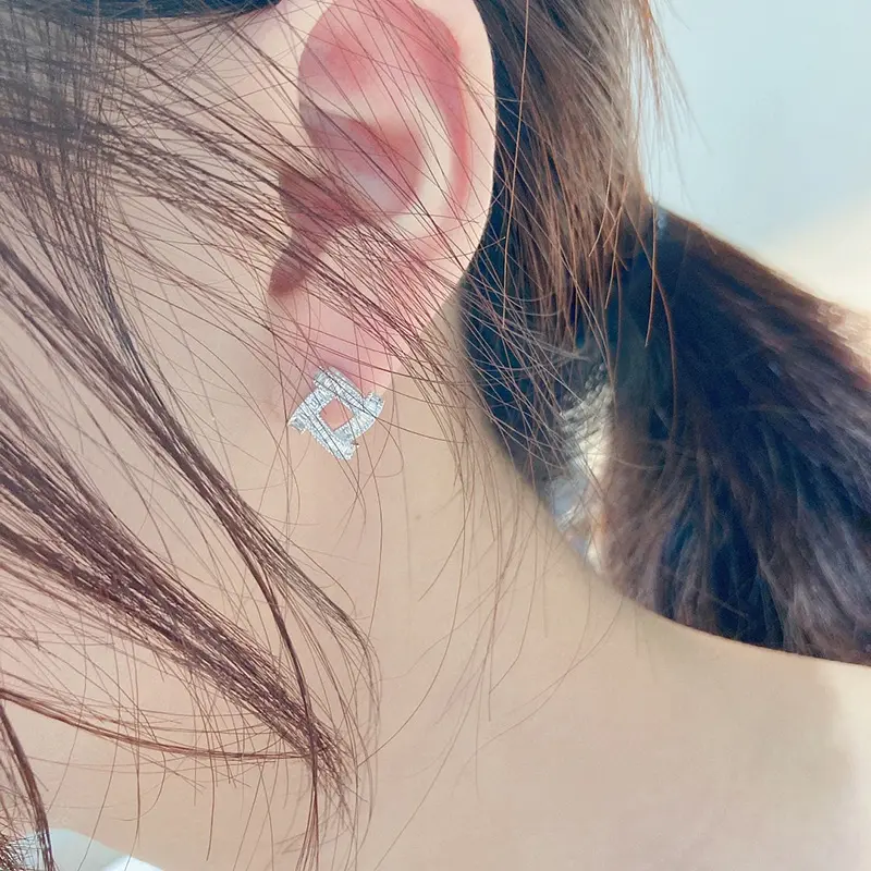 Huitan Square Stud Earrings Women Full Bling Iced Out CZ Crystal Ear Stud Earrings Statement Accessories Modern Fashion Jewelry