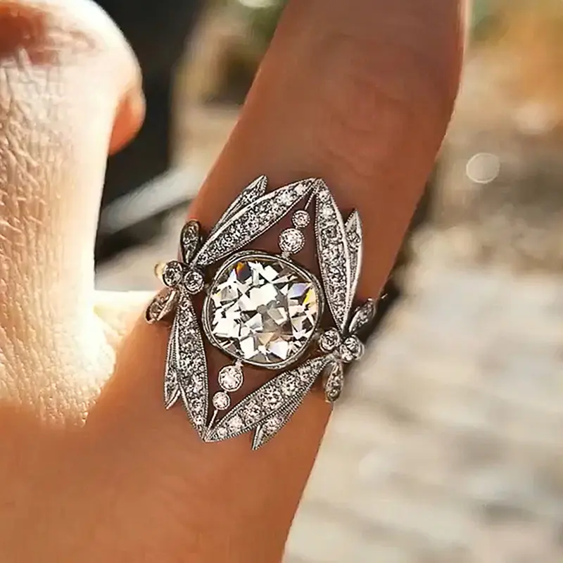 Huitan Creative Design Bridal Wedding Rings Hollow Band Sparkling Cubic Zirconia Crystal Rings for Women Party Fashion Jewelry