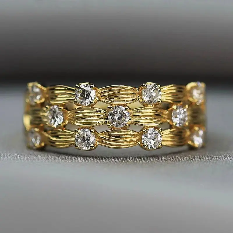 Huitan Modern Fashion Women Wedding Rings Paved Dazzling CZ Stone Luxury Trendy Engagement Bands Proposal Ring Statement Jewelry