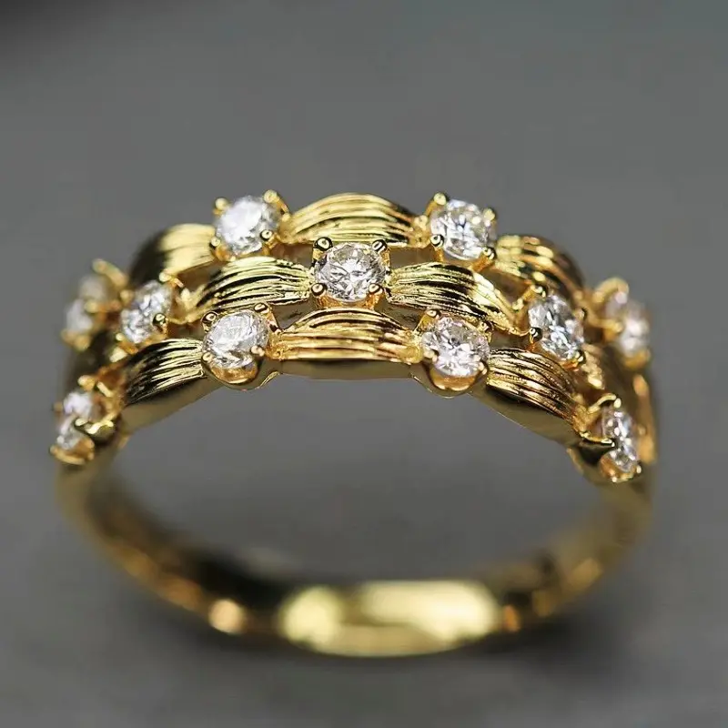 Huitan Modern Fashion Women Wedding Rings Paved Dazzling CZ Stone Luxury Trendy Engagement Bands Proposal Ring Statement Jewelry