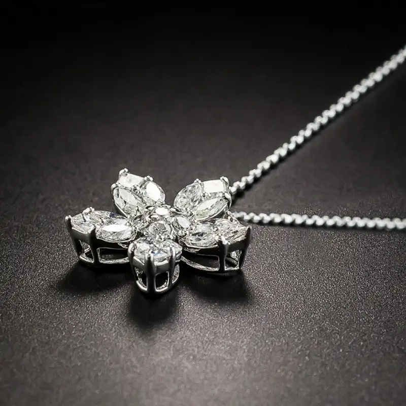 Huitan Chic Crystal Flower Pendant Necklace Women Romantic Wedding Accessories Brilliant Cubic Zirconia Trendy Jewelry Wholesale