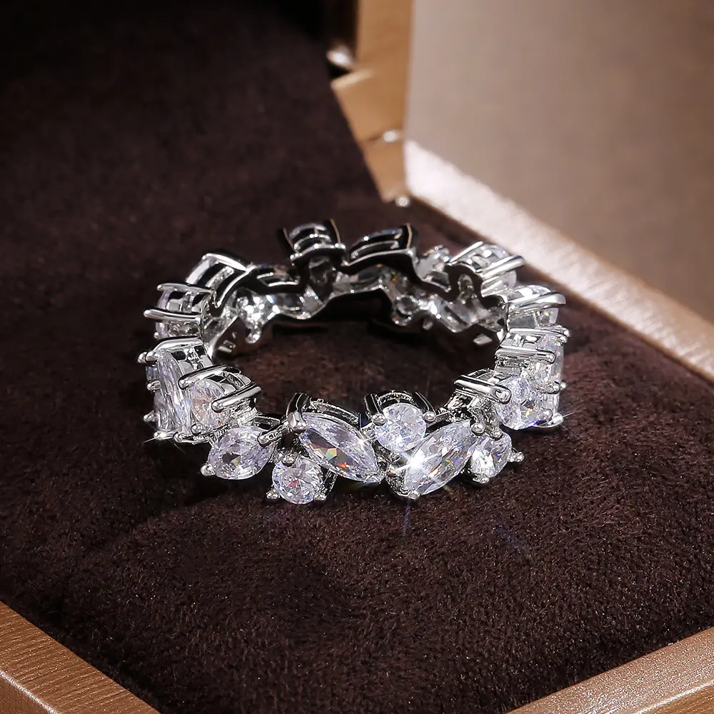 Huitan New Promise Rings for Women Dazzling Cubic Zircon Graceful Lady Accessories Party Nice Girl Gift Trendy Jewelry Wholesale