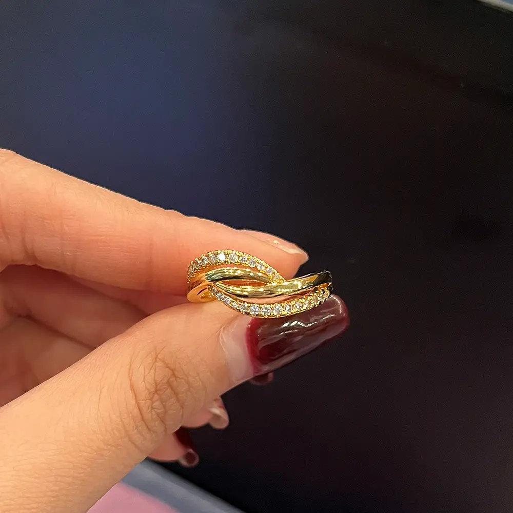 Huitan Fashion Women's Rings for Wedding Accessories with Cubic Zirconia Statement Female Rings Fancy Gift High Quality Jewelry