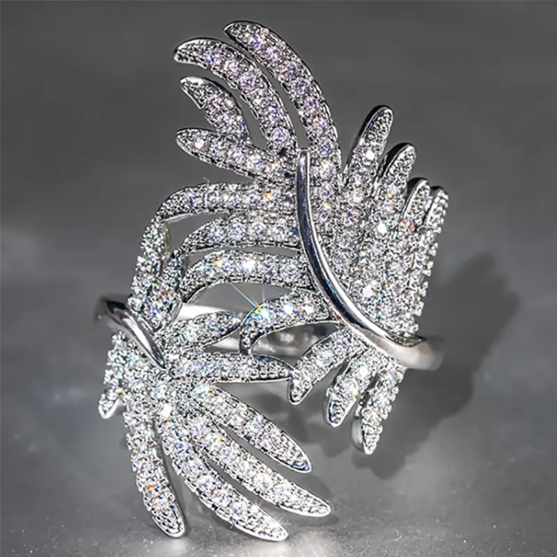 Huitan Gorgeous Bling Bling Crystal CZ Rings Lady Luxury Wedding Party Accessories Female Dainty Finger Jewelry for Anniversary