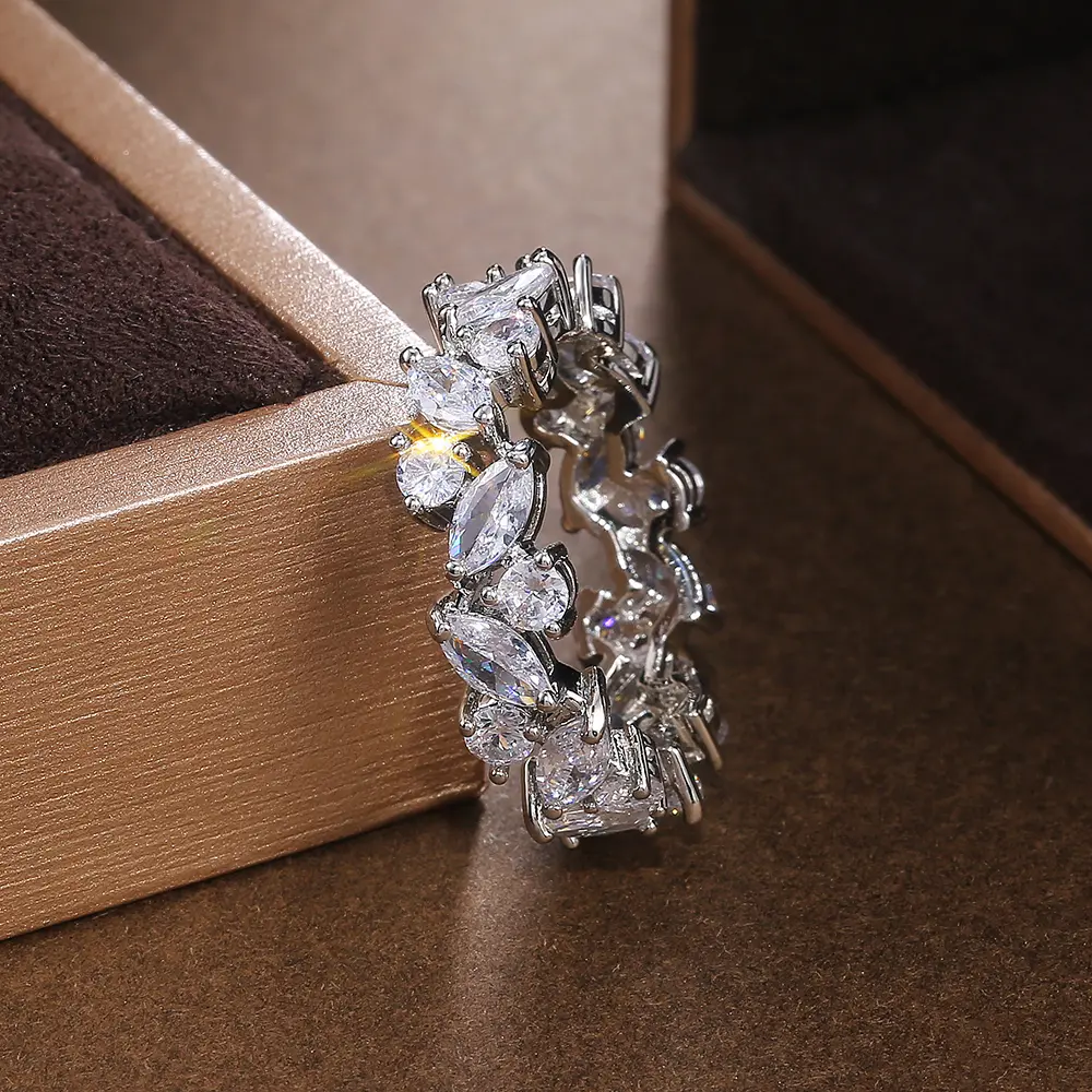 Huitan New Promise Rings for Women Dazzling Cubic Zircon Graceful Lady Accessories Party Nice Girl Gift Trendy Jewelry Wholesale