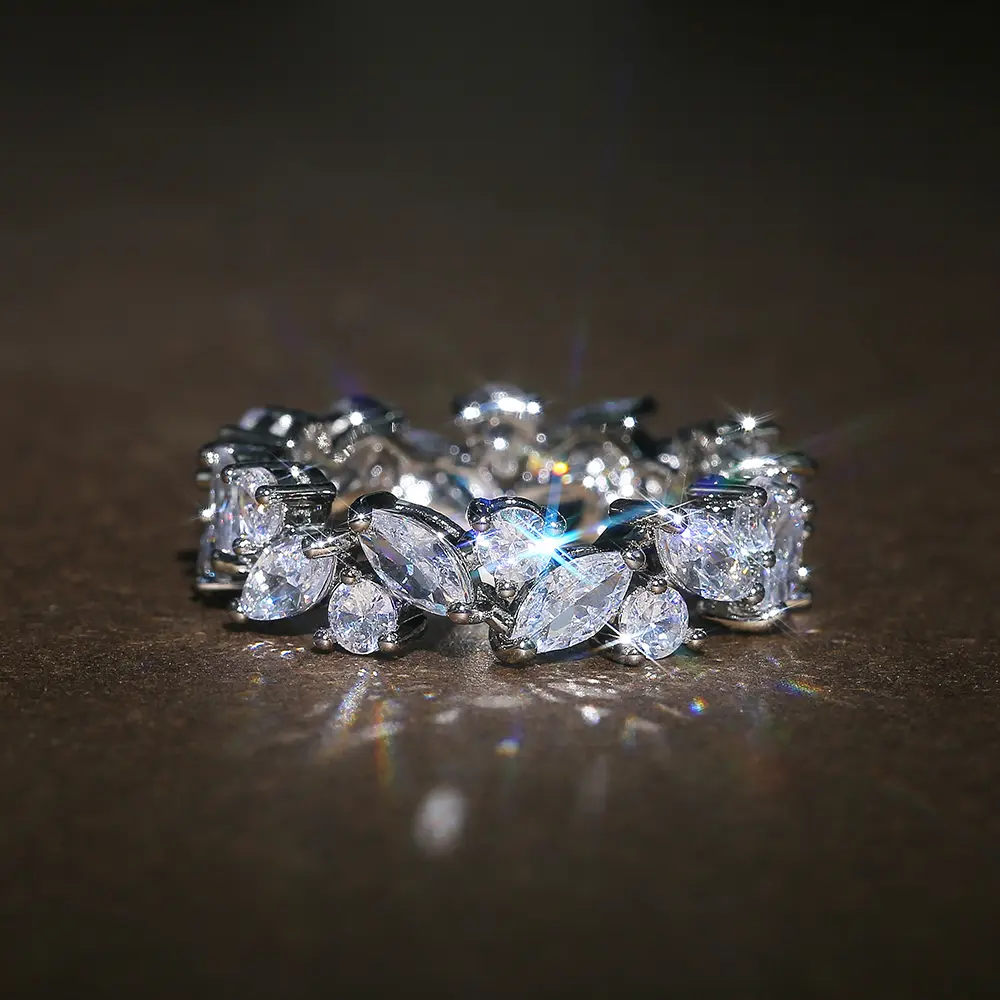 Huitan New Promise Rings for Women Dazzling Cubic Zircon Graceful Lady Accessories Party Nice Girl Gift Trendy Jewelry Wholesale