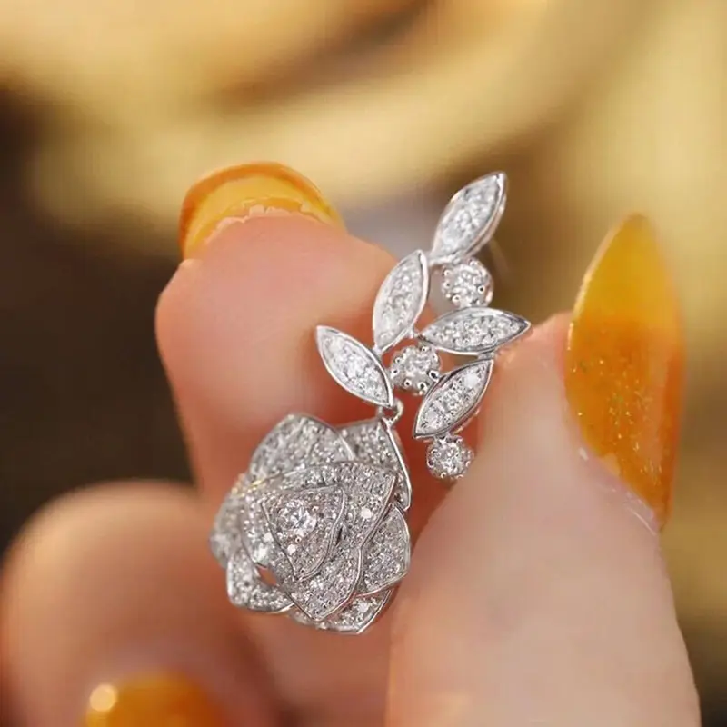 Huitan New Sparkling Flower Dangle Earrings Women Aesthetic Camellia Accessories for Wedding Party Silver Color Trendy Jewelry