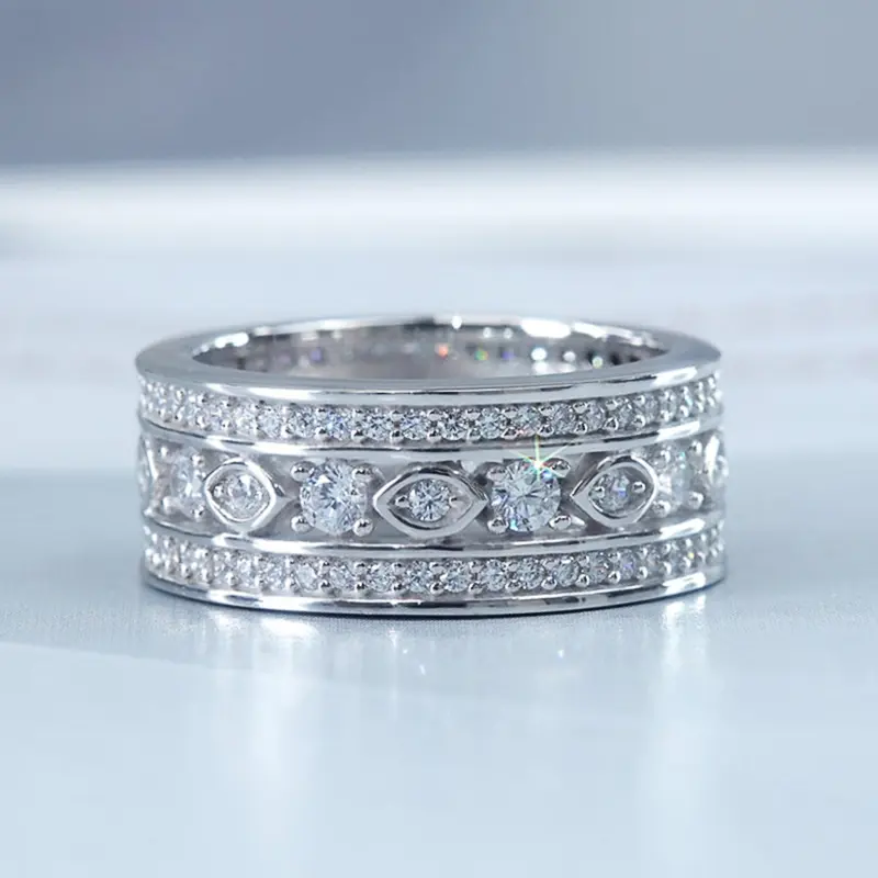 Huitan Dazzling Crystal Rings for Women New Trendy Wedding Engagement Band Accessories Silver Color Modern Fashion Lady Jewelry