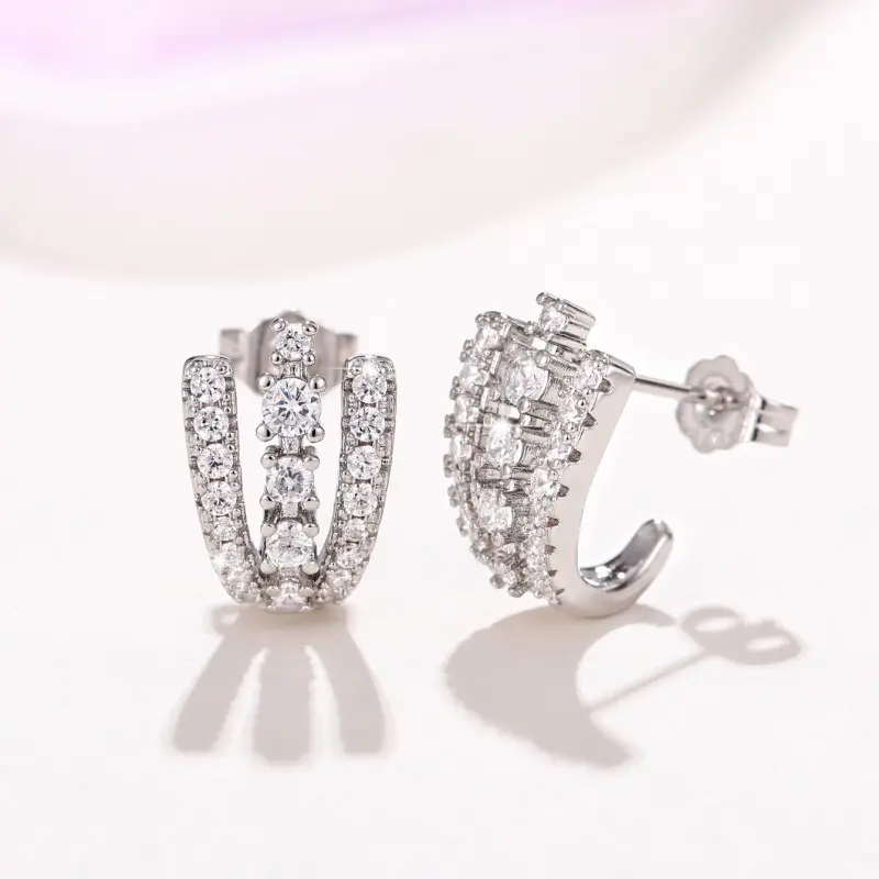 Huitan Silver Color Claw Design Stud Earrings with Dazzling Cubic Zirconia Fashion Ear Piercing Earrings for Women Trend Jewelry