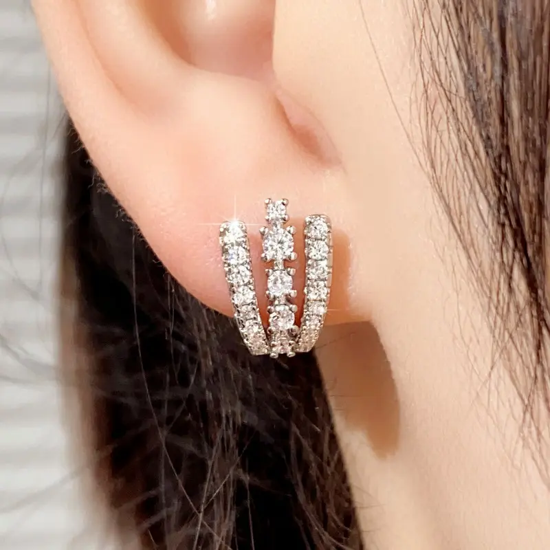Huitan Silver Color Claw Design Stud Earrings with Dazzling Cubic Zirconia Fashion Ear Piercing Earrings for Women Trend Jewelry