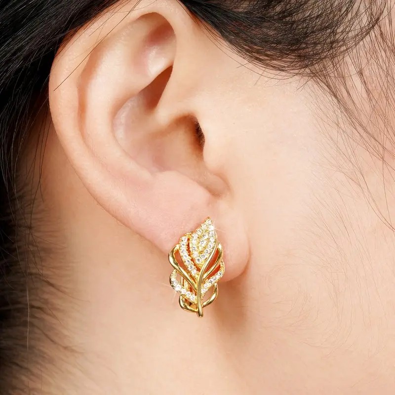 Huitan Gold Color Leaf Hoop Earrings for Lady Temperament Elegant Women's Ear Accessories Wedding Party Luxury Trendy Jewelry