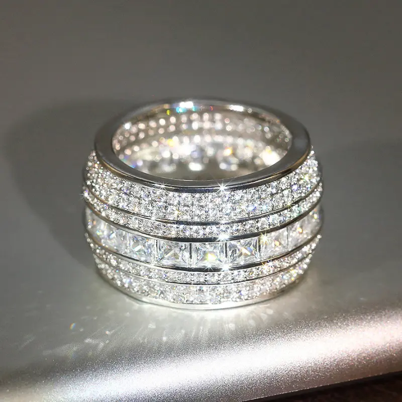 Huitan Luxury Fully Inlaid Zirconia Ring Fashion Female Silver Color Wedding Band Gorgeous Shinning Finger Accessories for Party
