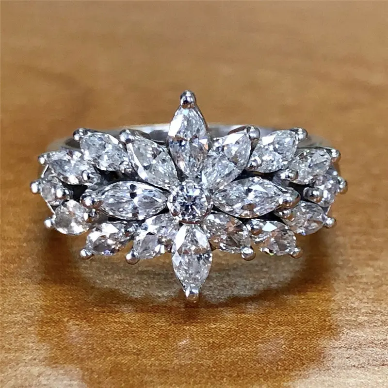 Huitan Novel Design Women's Ring for Party Aesthetic Flower Design Small Fresh Style Female Accessories Nice Gift Trendy Jewelry
