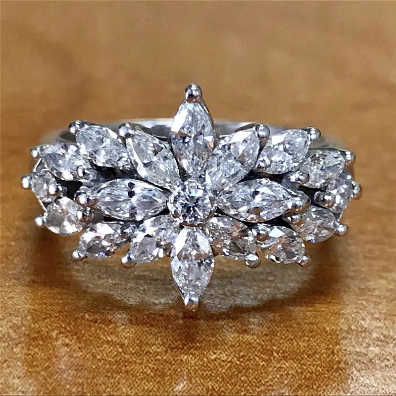 Huitan Novel Design Women's Ring for Party Aesthetic Flower Design Small Fresh Style Female Accessories Nice Gift Trendy Jewelry