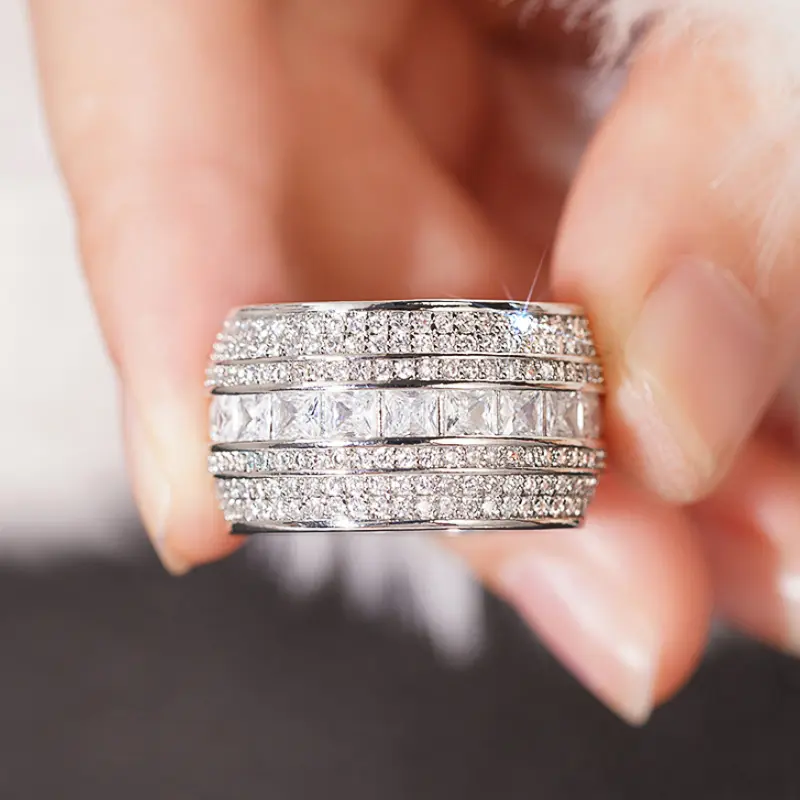 Huitan Luxury Fully Inlaid Zirconia Ring Fashion Female Silver Color Wedding Band Gorgeous Shinning Finger Accessories for Party