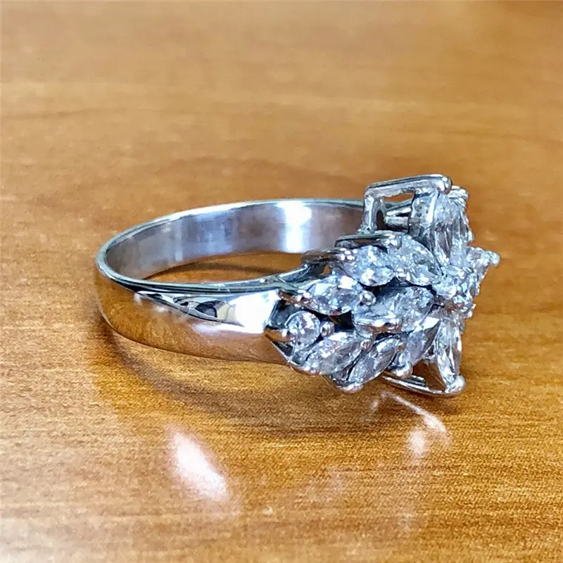 Huitan Novel Design Women's Ring for Party Aesthetic Flower Design Small Fresh Style Female Accessories Nice Gift Trendy Jewelry