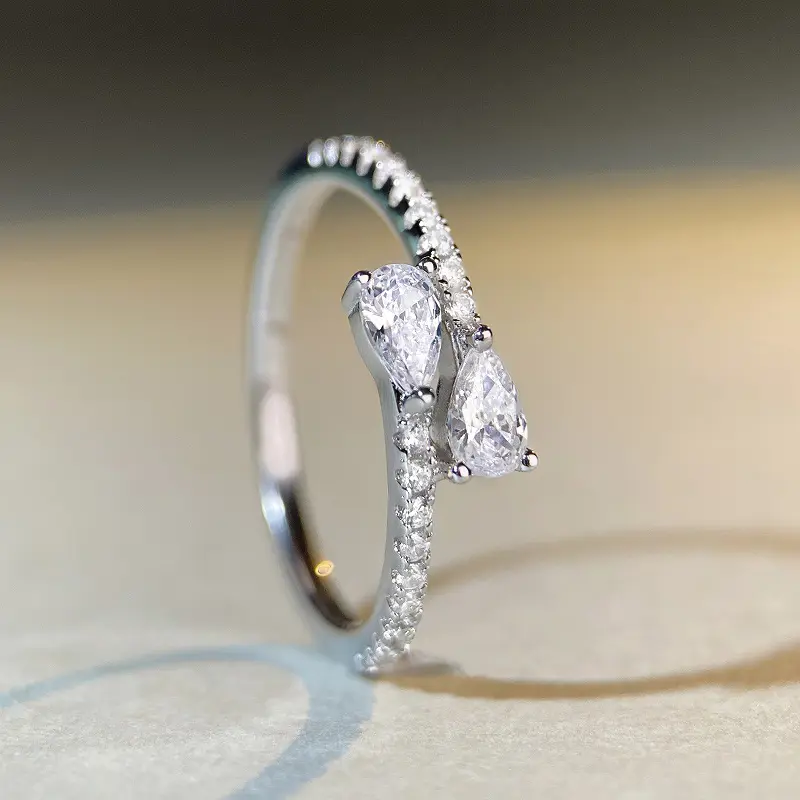 Huitan Dainty Fashion Shinning Finger Ring Female Engagement Accessories with Brilliant Cubic Zirconia Silver Color Wedding Band