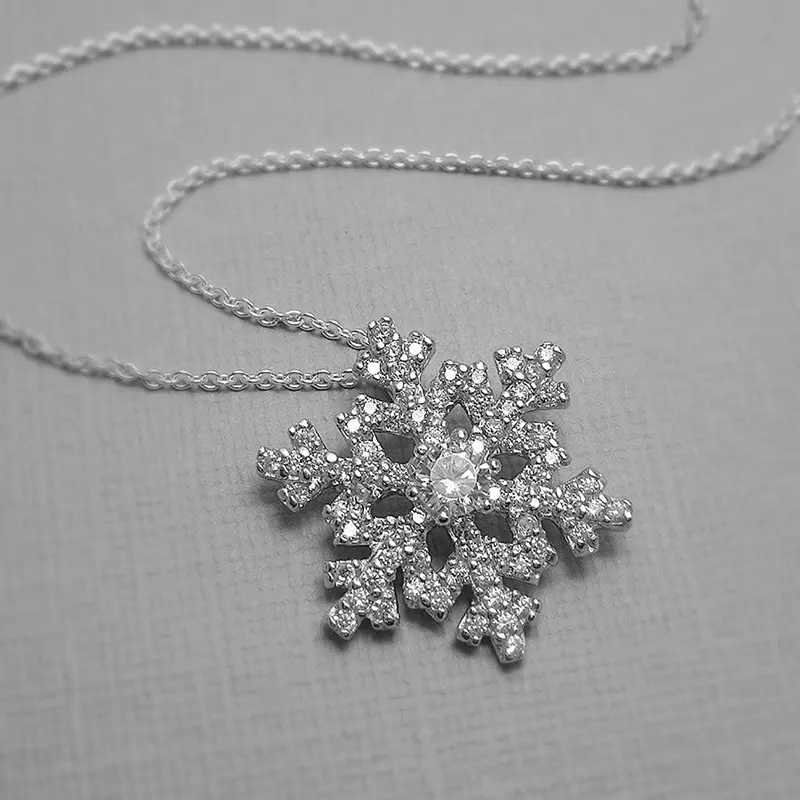 Huitan Fancy Snowflake-shaped Pendant Necklace Women Shiny CZ Romantic Sweater Chain High Quality Silver Color Wedding Jewelry