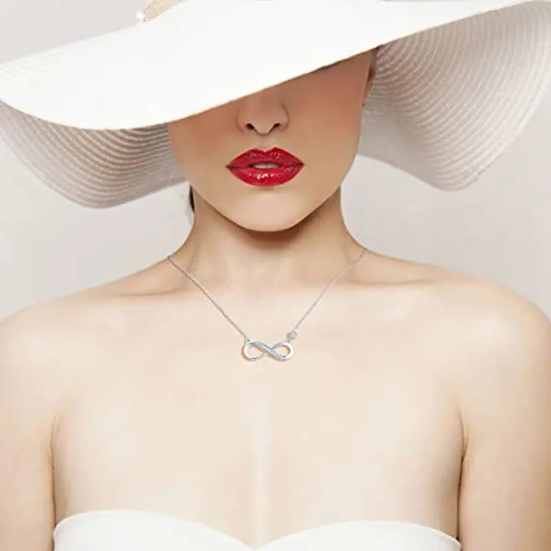 Huitan Stylish Lady Daily Wearable Necklace with Bright Zirconia Silver Color Pendant Jewelry for Engagement Trendy Jewelry Gift