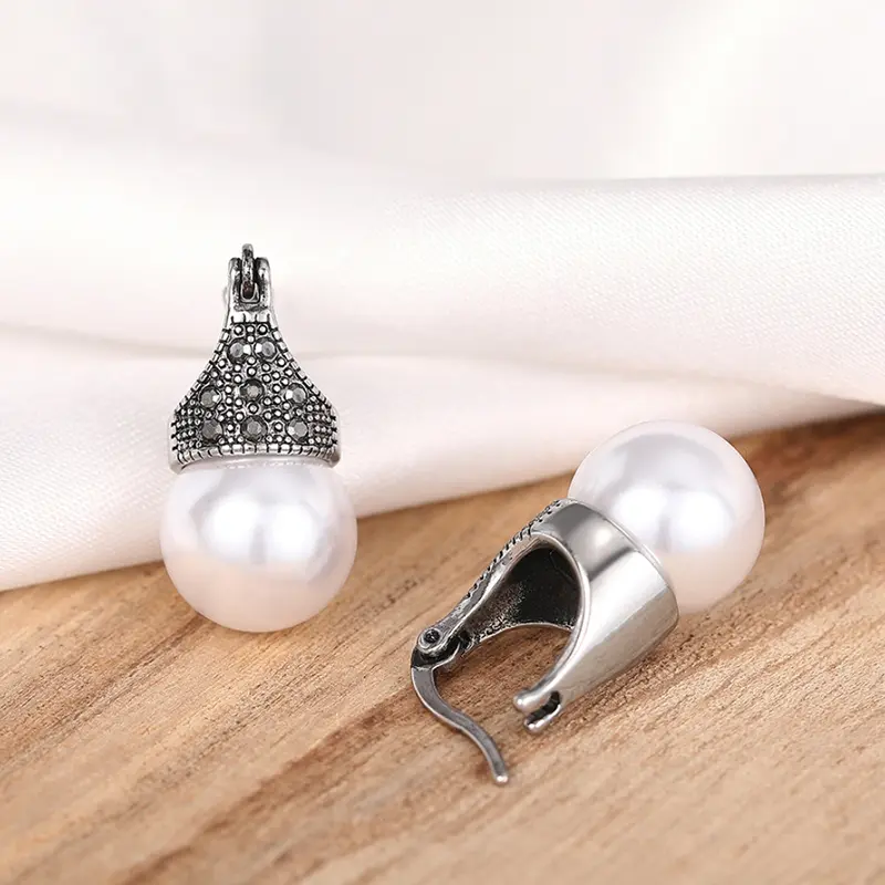 Huitan Vintage Style Simulated Pearl Drop Earrings Female Graceful Retro Party Accessories Delicate Rhinestone Jewelry for Women