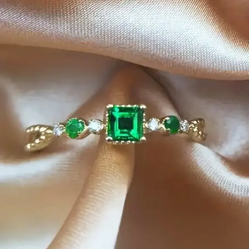 Huitan Aesthetic Square Green Cubic Zirconia Rings for Women Gold Color Simple Stylish Female Rings Charm Wedding Jewelry Gift