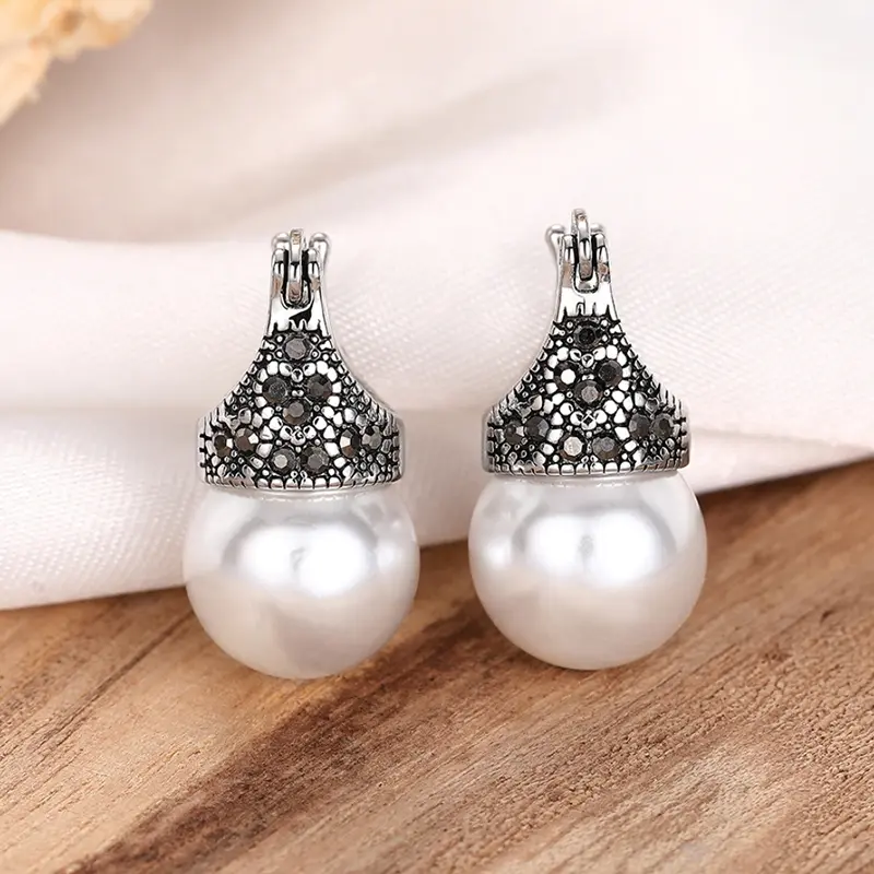 Huitan Vintage Style Simulated Pearl Drop Earrings Female Graceful Retro Party Accessories Delicate Rhinestone Jewelry for Women