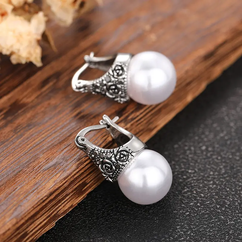 Huitan Vintage Style Simulated Pearl Drop Earrings Female Graceful Retro Party Accessories Delicate Rhinestone Jewelry for Women