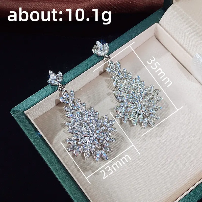 Huitan Luxury Big Leaf Drop Earrings Women Temperament Elegant Lady's Ear Dangle Earrings for Party Brilliant CZ Jewelry 2022