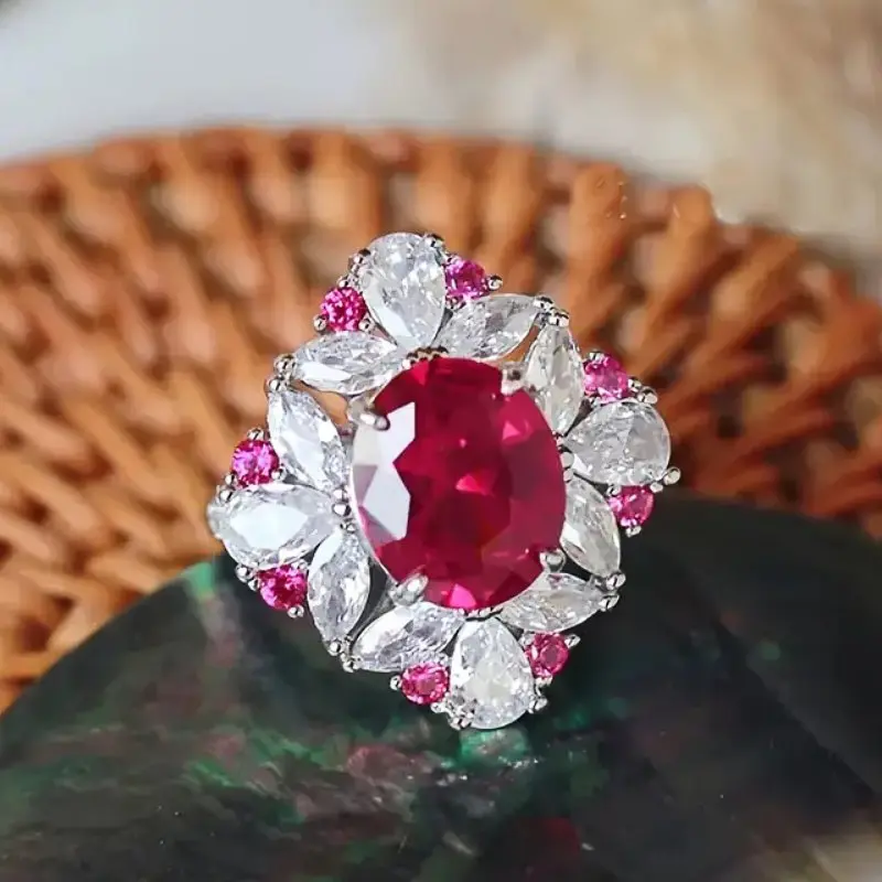 Huitan Unique Women Rings with Red Cubic Zirconia Luxury Trendy Wedding Anniversary Party Lady's Rings Elegant Female Jewelry
