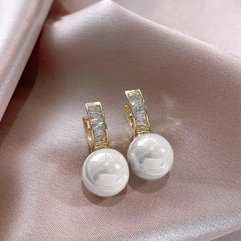 Huitan Fashion Simulated Pearl Earrings Beige Pink Colors for Women Gold Color Luxury Paved CZ Sparkling Female Ear Jewelry Hot