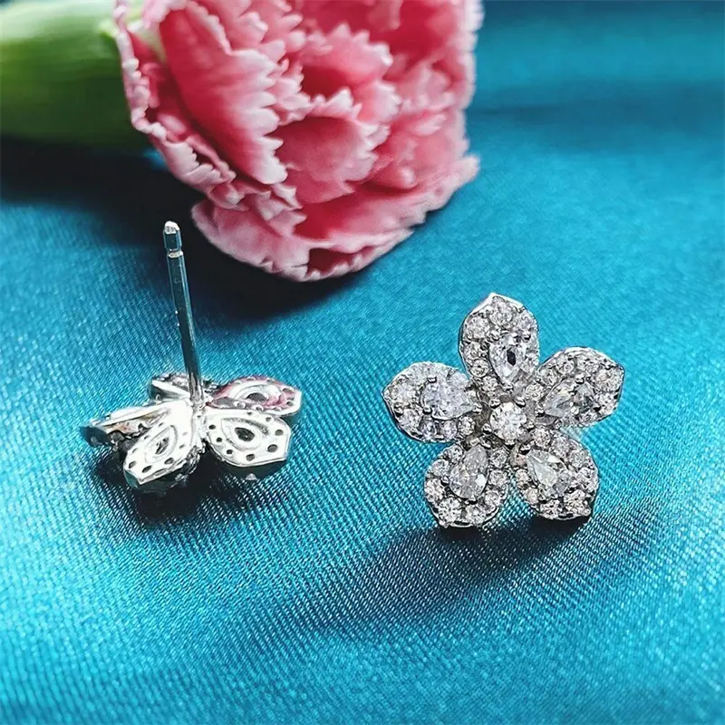 Huitan Full CZ Flower Earrings for Women Beautiful Girls Ear Accessories Daily Wear Party Fashion Versatile Piercing Jewelry