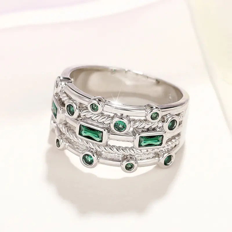 Huitan Vintage Green Cubic Zirconia Rings Series for Women Temperament Elegant Lady’s Finger-ring Daily Wear Party 2022 Jewelry