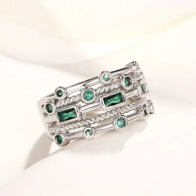 Huitan Vintage Green Cubic Zirconia Rings Series for Women Temperament Elegant Lady’s Finger-ring Daily Wear Party 2022 Jewelry
