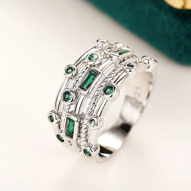 Huitan Vintage Green Cubic Zirconia Rings Series for Women Temperament Elegant Lady’s Finger-ring Daily Wear Party 2022 Jewelry
