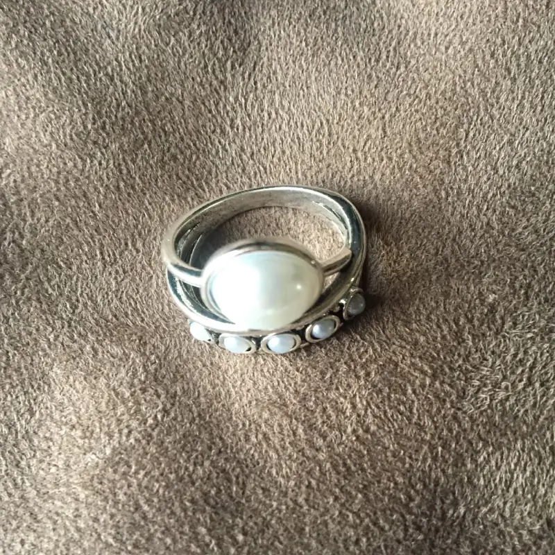 Huitan Two-tone Simulated Pearl Female Rings 2024 Newly Designed Trend Women Accessories Personality Party Jewelry Drop Shipping